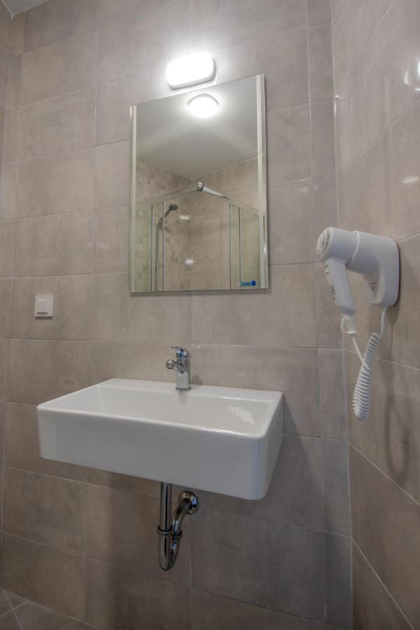 Ariana Hotel Китен Экстерьер фото