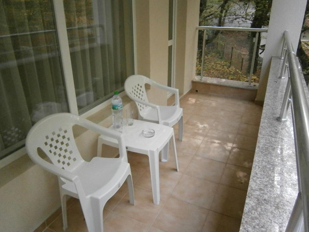 Ariana Hotel Китен Экстерьер фото